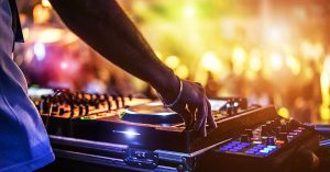 Best Places to Take DJ Classes Online in 2020 [Free & Paid]